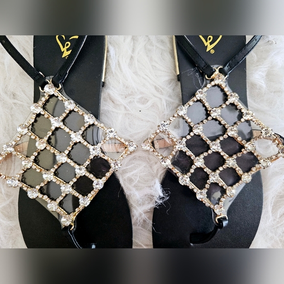 7.5 BLACK J CREW POM POM SANDALS  🩴 - Picture 7 of 9